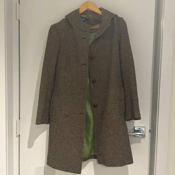 DKNY wool tweed coat! Beautiful condition. Great for Fall or Spring weather. - Picture 2 of 5